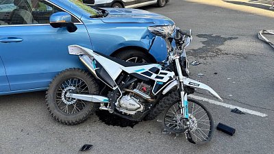 В Челябинске подросток без прав попал в ДТП на питбайке