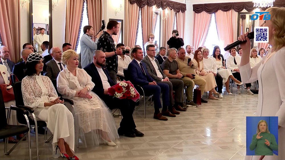 Наградили людей, совершивших большие поступки