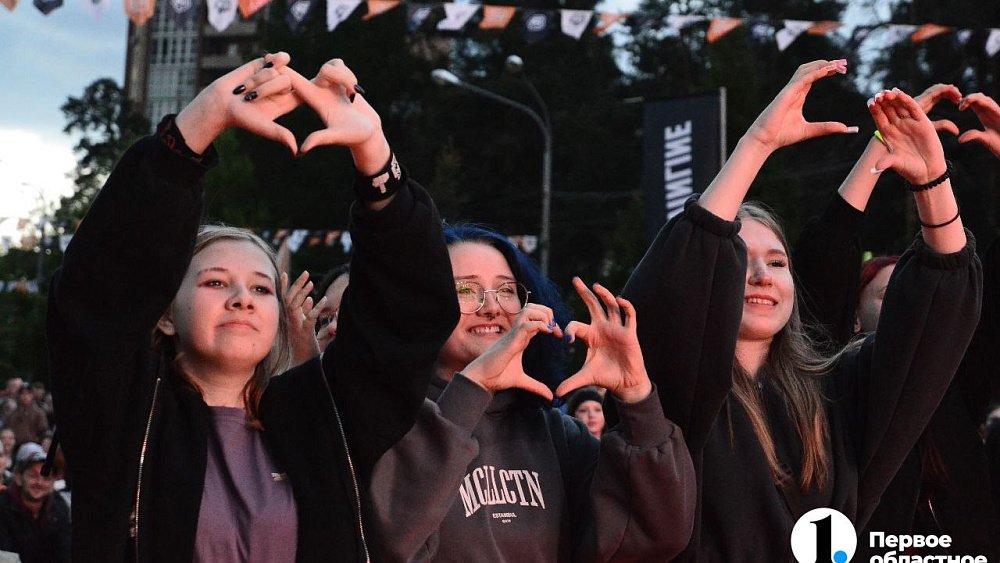 Болельщики встретили хоккеистов «Трактора» в челябинском аэропорту