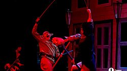 Челябинцам показали первый в России кукольный спектакль «Зойкина квартира»