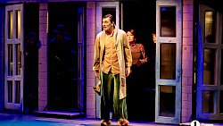 Челябинцам показали первый в России кукольный спектакль «Зойкина квартира»