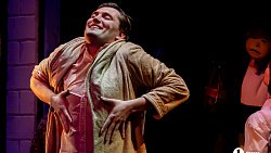 Челябинцам показали первый в России кукольный спектакль «Зойкина квартира»