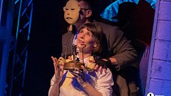 Челябинцам показали первый в России кукольный спектакль «Зойкина квартира»