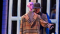 Челябинцам показали первый в России кукольный спектакль «Зойкина квартира»