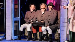 Челябинцам показали первый в России кукольный спектакль «Зойкина квартира»