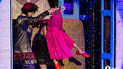 Челябинцам показали первый в России кукольный спектакль «Зойкина квартира»