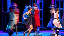 Челябинцам показали первый в России кукольный спектакль «Зойкина квартира»