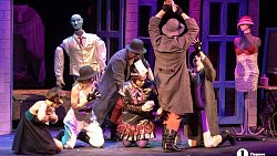 Челябинцам показали первый в России кукольный спектакль «Зойкина квартира»