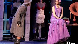 Челябинцам показали первый в России кукольный спектакль «Зойкина квартира»