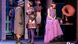 Челябинцам показали первый в России кукольный спектакль «Зойкина квартира»