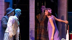 Челябинцам показали первый в России кукольный спектакль «Зойкина квартира»