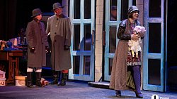 Челябинцам показали первый в России кукольный спектакль «Зойкина квартира»