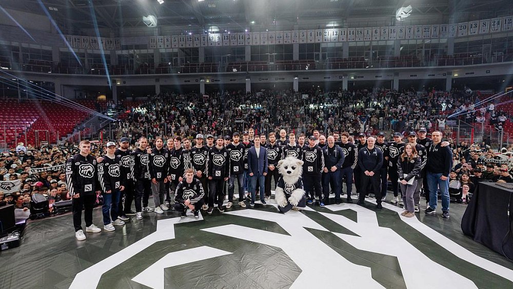 Хоккеисты «Трактора» завершили сезон встречей с болельщиками