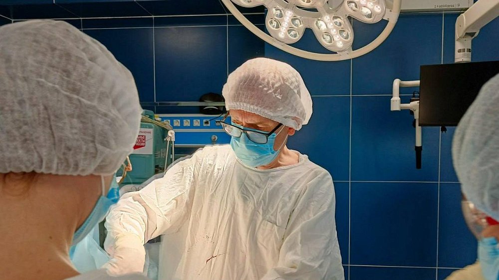 Первый случай онкологии из‑за увеличения груди зафиксировали в Челябинской области