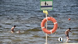 С наступлением теплых дней челябинцы потянулись на пляжи