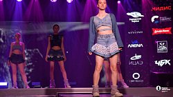 «Сочетание гламура и гадости»: какую одежду делают молодые дизайнеры из Челябинска