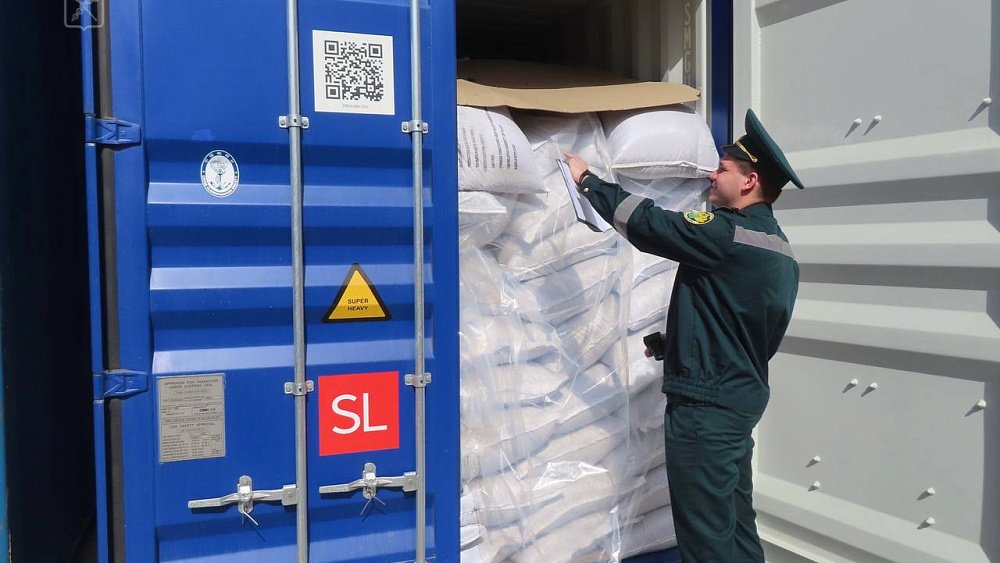 В Челябинскую область завезли 1,2 тысячи тонн семечек из Китая