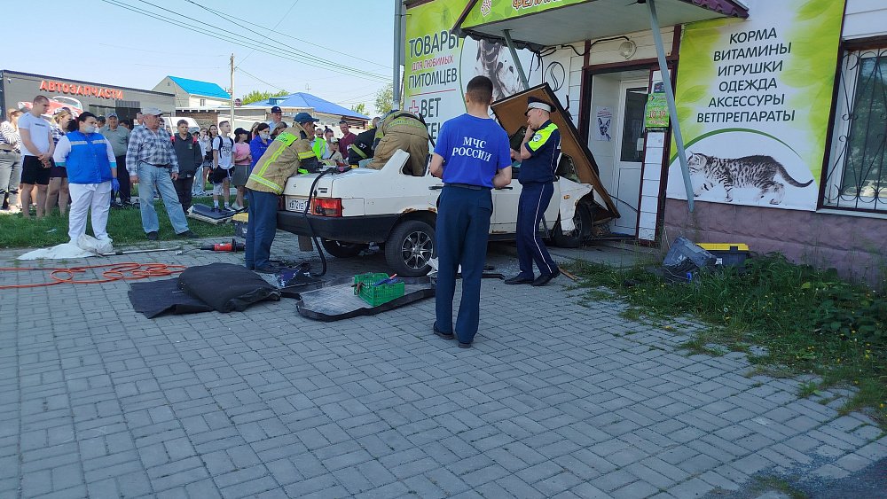 В Коркино водитель Lada погиб, врезавшись в здание