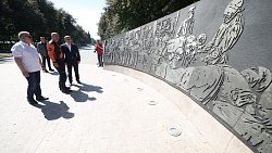 Артем Жога и Алексей Текслер почтили память тыловиков и павших защитников Отечества в Челябинске