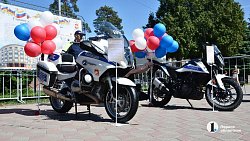 Полиция поздравила челябинских ребятишек с Днем защиты детей