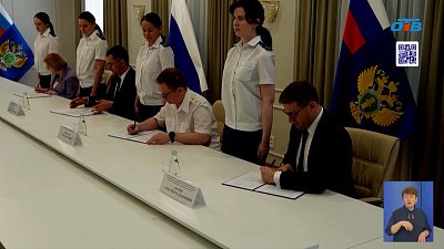 Южноуральские школьники получили уникальный шанс примерить на себя мантию служителя Фемиды еще до получения аттестата