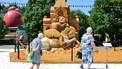 В Челябинске открылся Фестиваль песочных скульптур