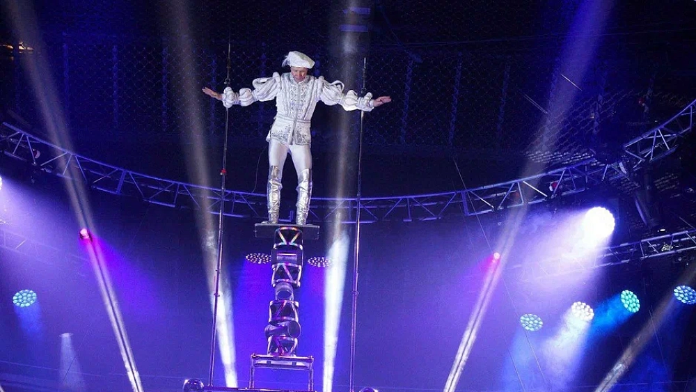 В Челябинске ветераны СВО вместе с семьями посетили шоу Московского цирка