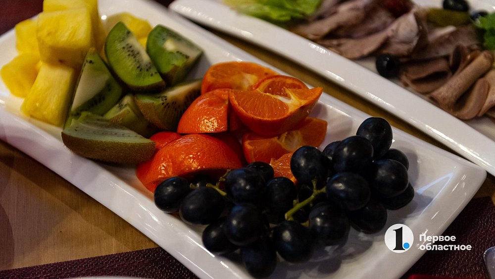 Челябинцам рассказали, как питаться в жару без вреда для здоровья