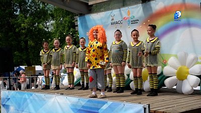 Миасцы встречают лето на городском фестивале