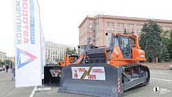 В Челябинске 15 крупнейших предприятий представили свою спецтехнику В Челябинске 15 крупнейших предприятий представили свою спецтехнику