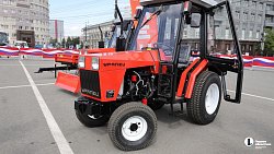 В Челябинске 15 крупнейших предприятий представили свою спецтехнику В Челябинске 15 крупнейших предприятий представили свою спецтехнику