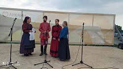 Череду летних фестивалей на Аркаиме открывает этнофест