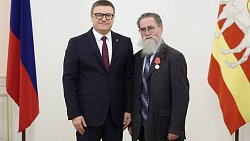 Алексей Текслер вручил государственные и областные награды жителям Челябинской области