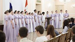 Алексей Текслер наградил победителей и призеров олимпиад школьников