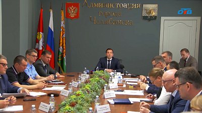 В большом городе включили фонтаны