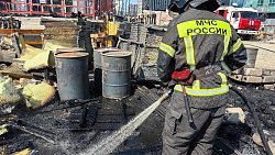 На строящейся высотке в центре Челябинска произошел пожар