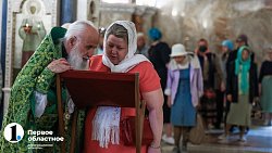 В Христорождественском соборе Челябинска прошел молебен в День Святой Троицы