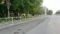 На проспекте Победы в Челябинске установят более километра оцинкованных ограждений