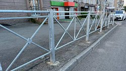 На проспекте Победы в Челябинске установят более километра оцинкованных ограждений