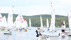 Более сотни экипажей вышли на старт парусной регаты путешественника Федора Конюхова