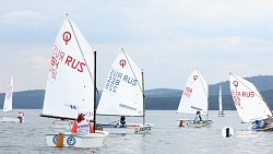 Более сотни экипажей вышли на старт парусной регаты путешественника Федора Конюхова