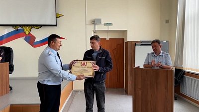 В Южноуральске таксист спас пенсионерку от мошеннической схемы