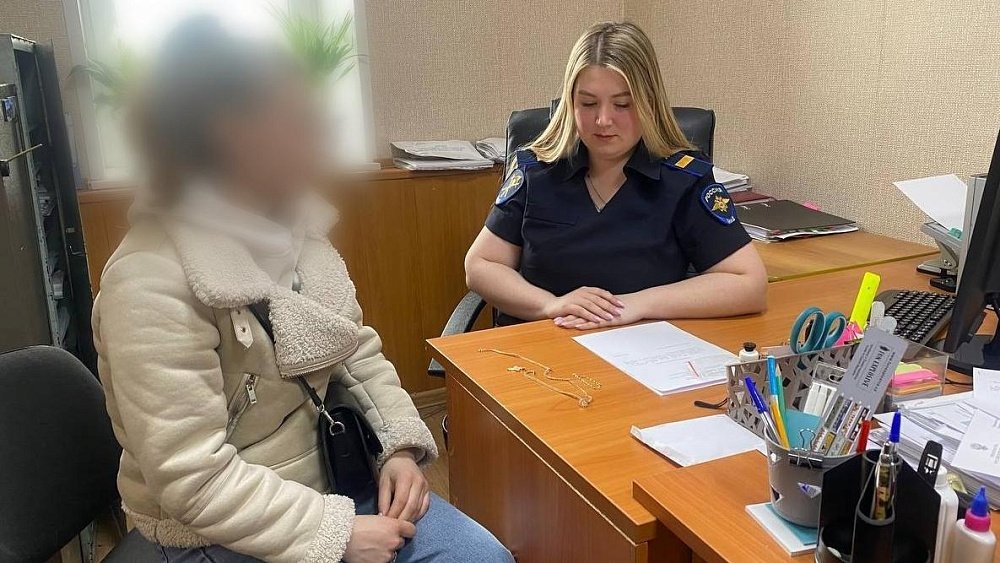 В Копейске вор обокрал невестку своей собутыльницы