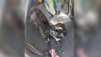 В Челябинске ноутбук поджег машину