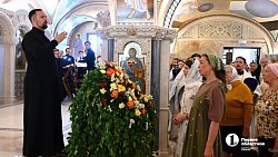 Челябинцы выстроились в очередь к мощам святителя Тихона