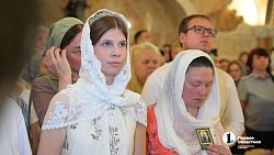 Челябинцы выстроились в очередь к мощам святителя Тихона