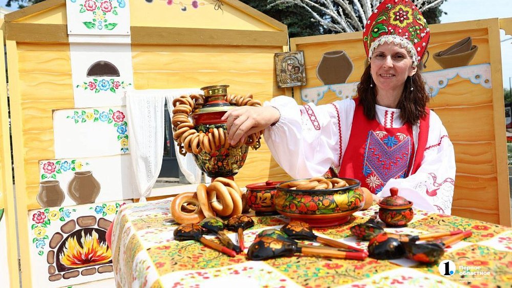 Фестиваль русского фольклора на челябинской Кировке собрал сотни гостей