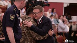 Алексей Текслер наградил выдающихся южноуральцев в День России