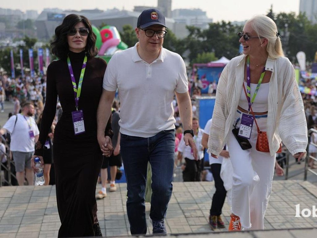 Алексей Текслер и его семья посетили VK Fest в Челябинске