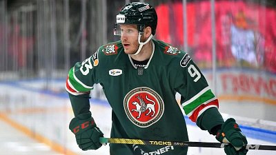 В хоккейный клуб «Трактор» перешел габаритный форвард из «Ак Барса»